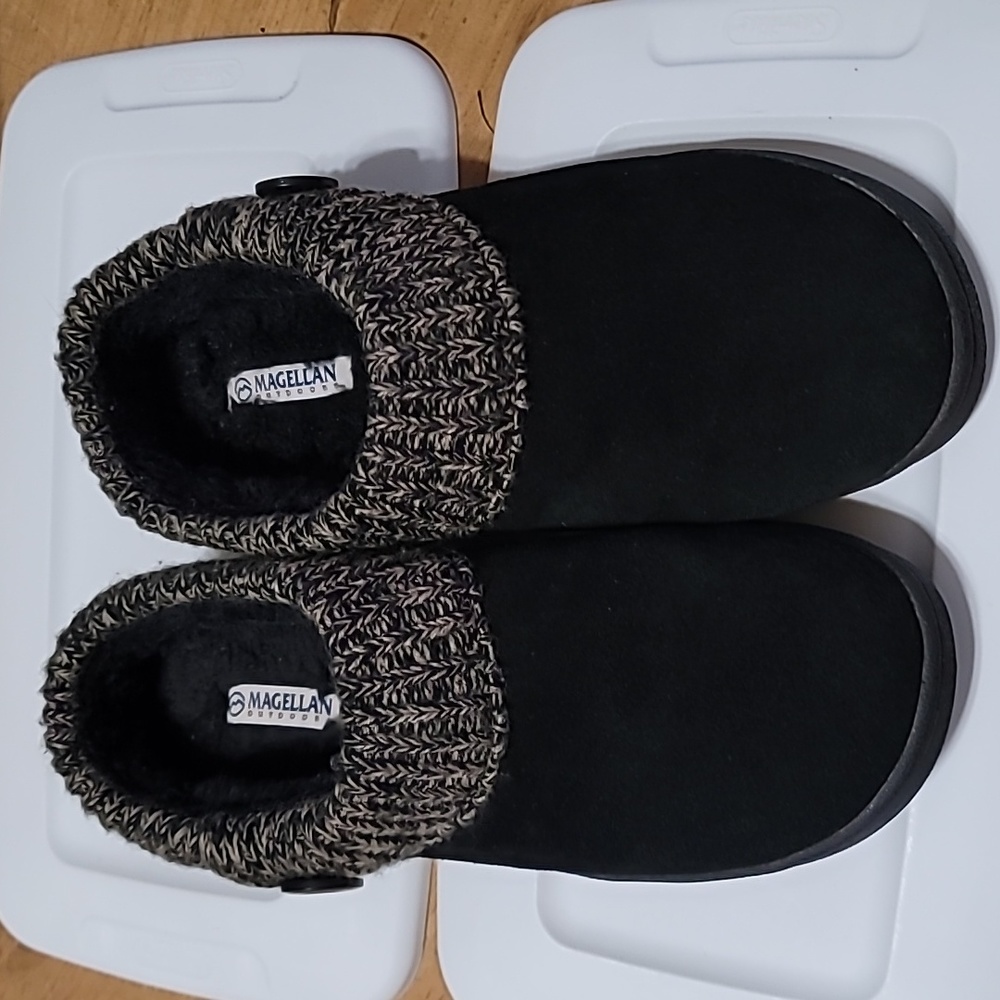 Magellan Outdoors Black Slip-On Knit Cuff Slippers